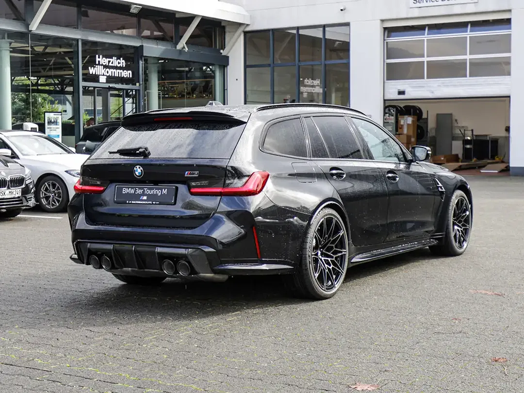 BMW M3 xDrive Competition Touring - Thumbnail 4