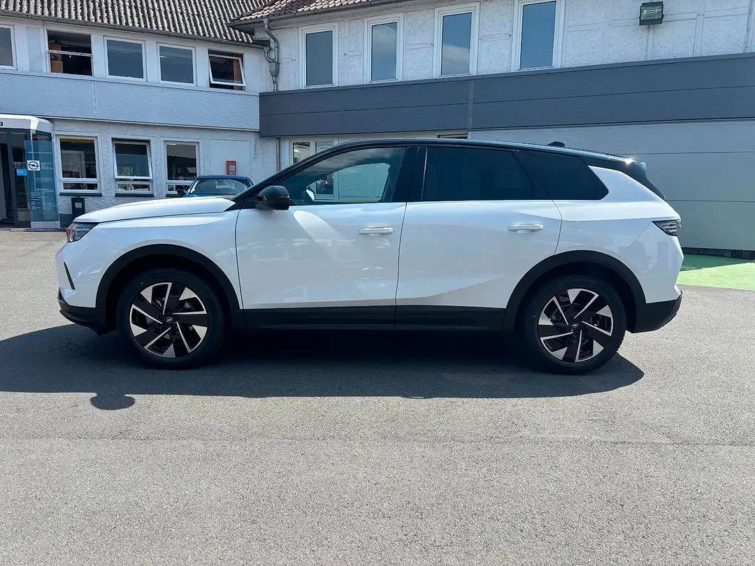 Opel Grandland X 1.2 GS - Thumbnail 4