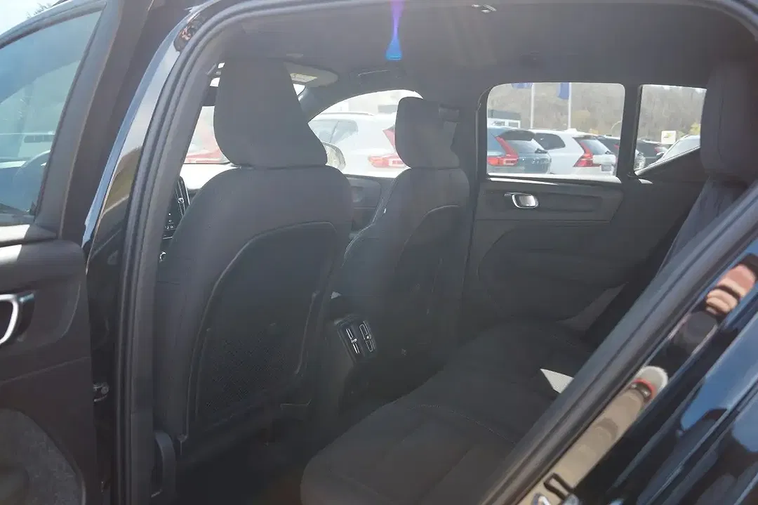 Volvo EX40 AUT AWD Plus Black Edition - Thumbnail 12