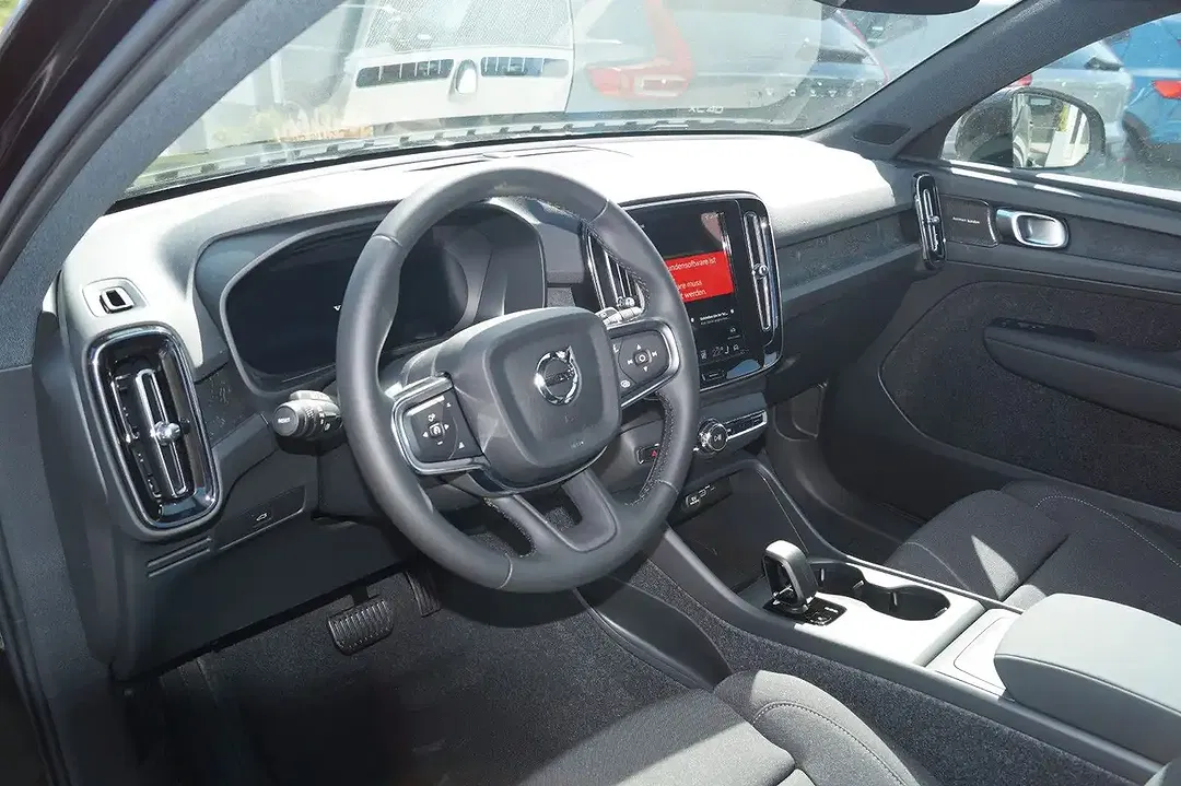 Volvo EX40 AUT AWD Plus Black Edition - Thumbnail 5