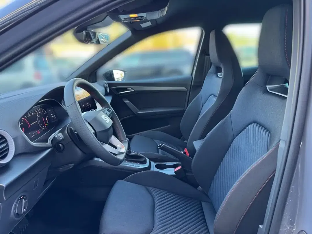 SEAT Arona 1.0 TSI FR - Thumbnail 10