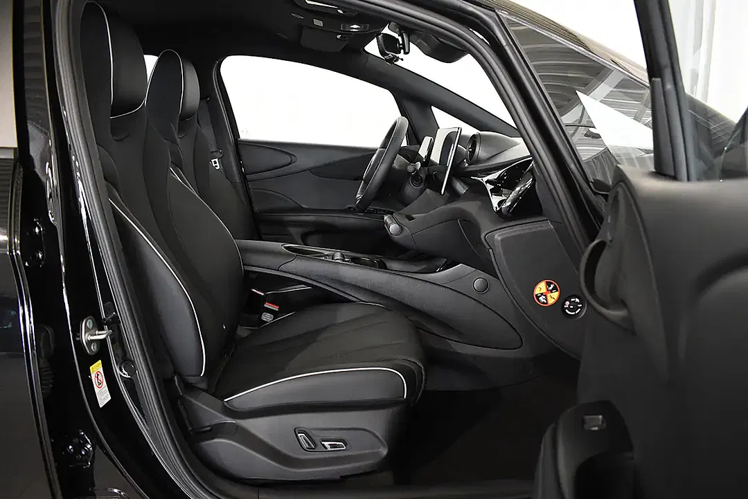 BYD Dolphin 60.4 kWh Design - Thumbnail 10