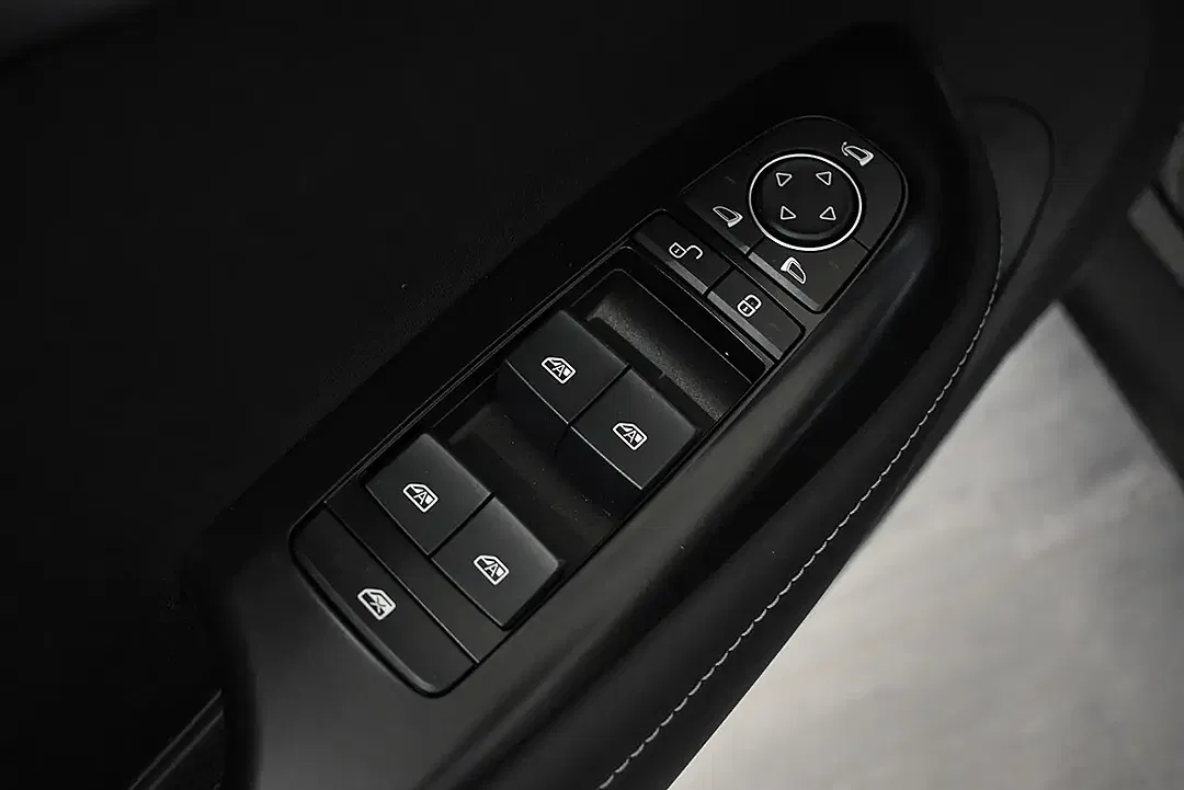 BYD Dolphin 60.4 kWh Design - Thumbnail 12