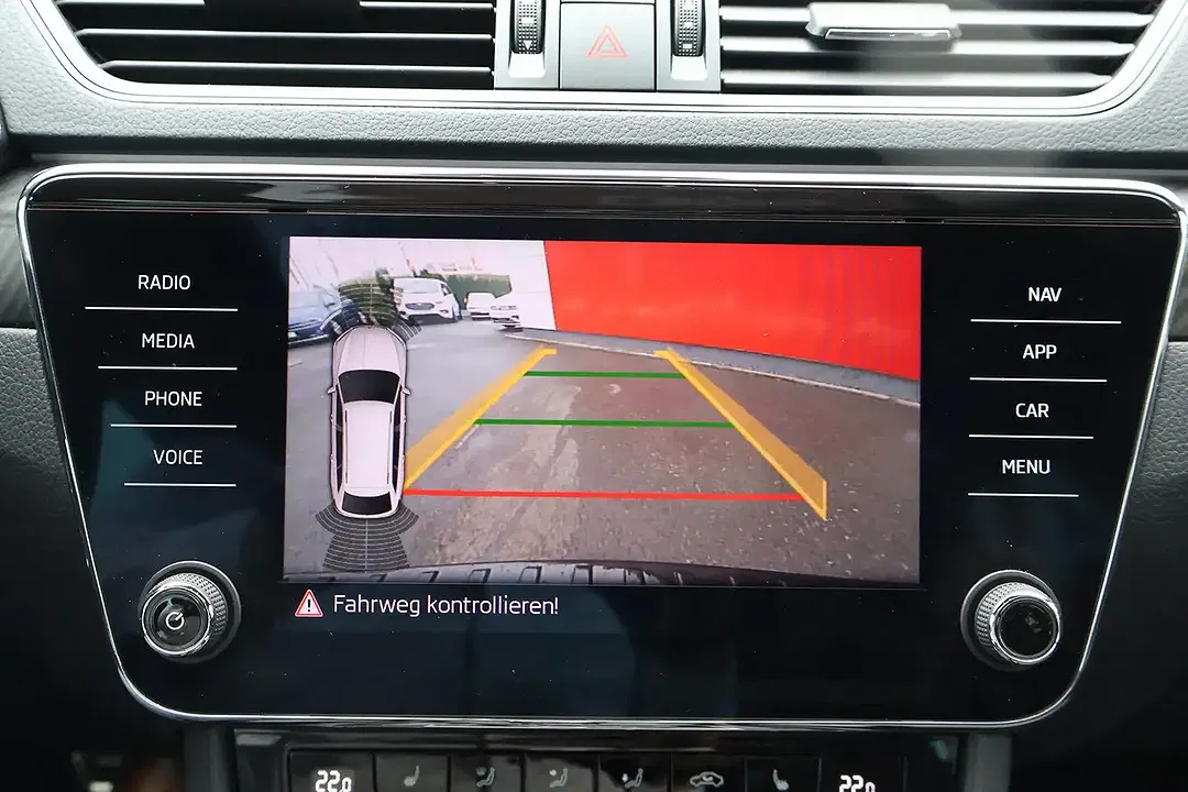 Skoda Superb 2.0 Combi Sportline - Thumbnail 9