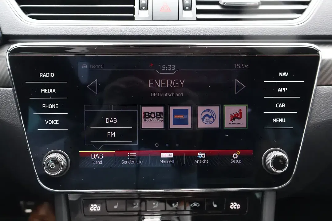 Skoda Superb 2.0 Combi Sportline - Thumbnail 10