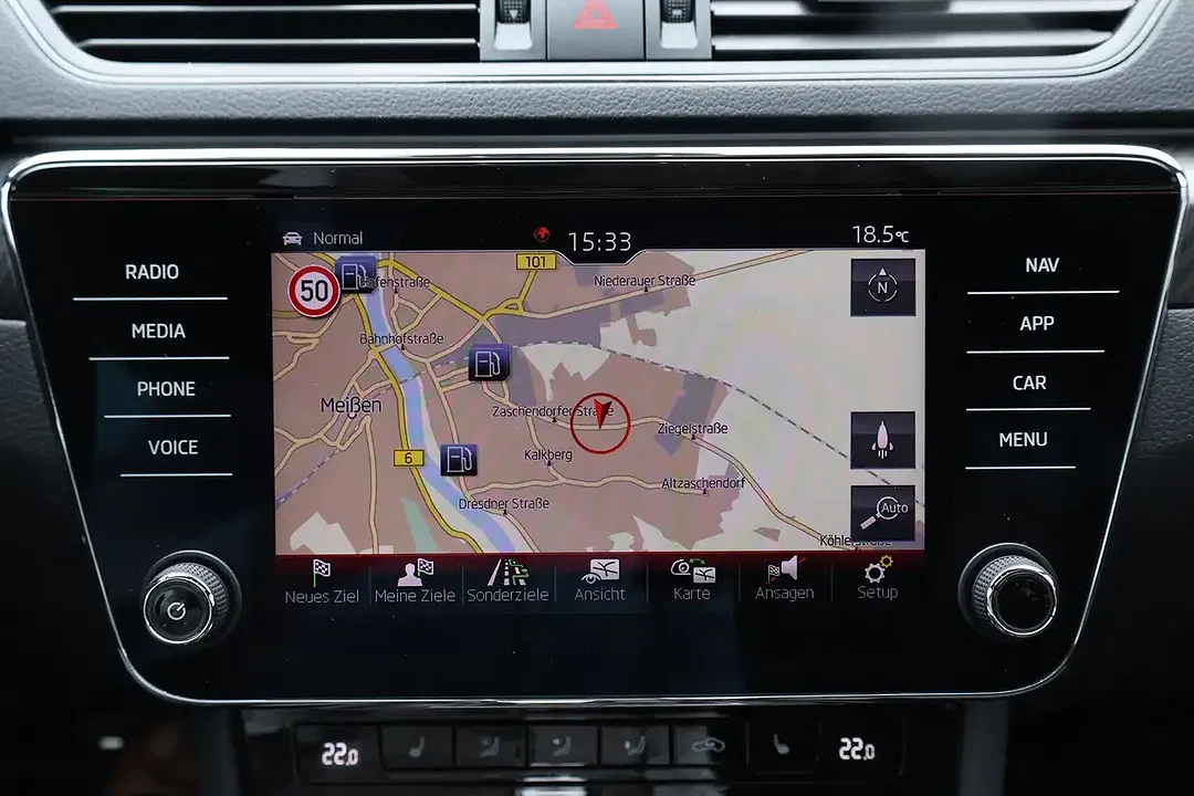Skoda Superb 2.0 Combi Sportline - Thumbnail 12