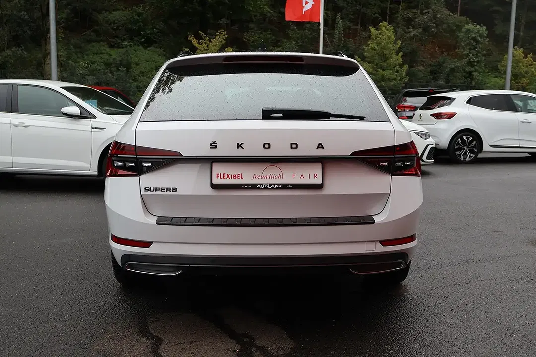 Skoda Superb 2.0 Combi Sportline - Thumbnail 2