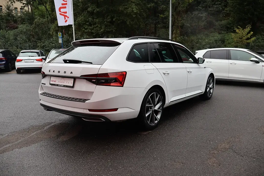 Skoda Superb 2.0 Combi Sportline - Thumbnail 3