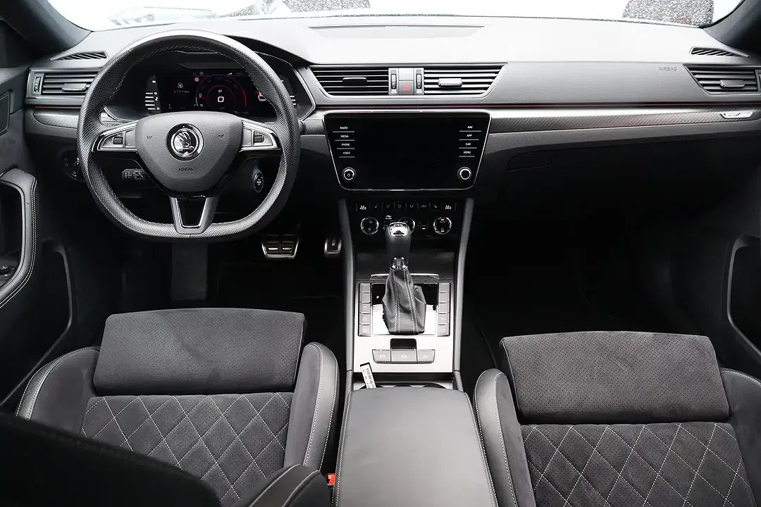 Skoda Superb 2.0 Combi Sportline - Thumbnail 7