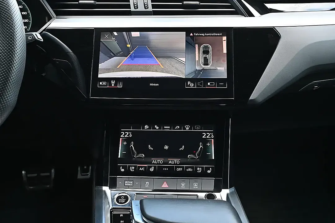 Audi Q8 e-tron 55 quattro S line - Thumbnail 10