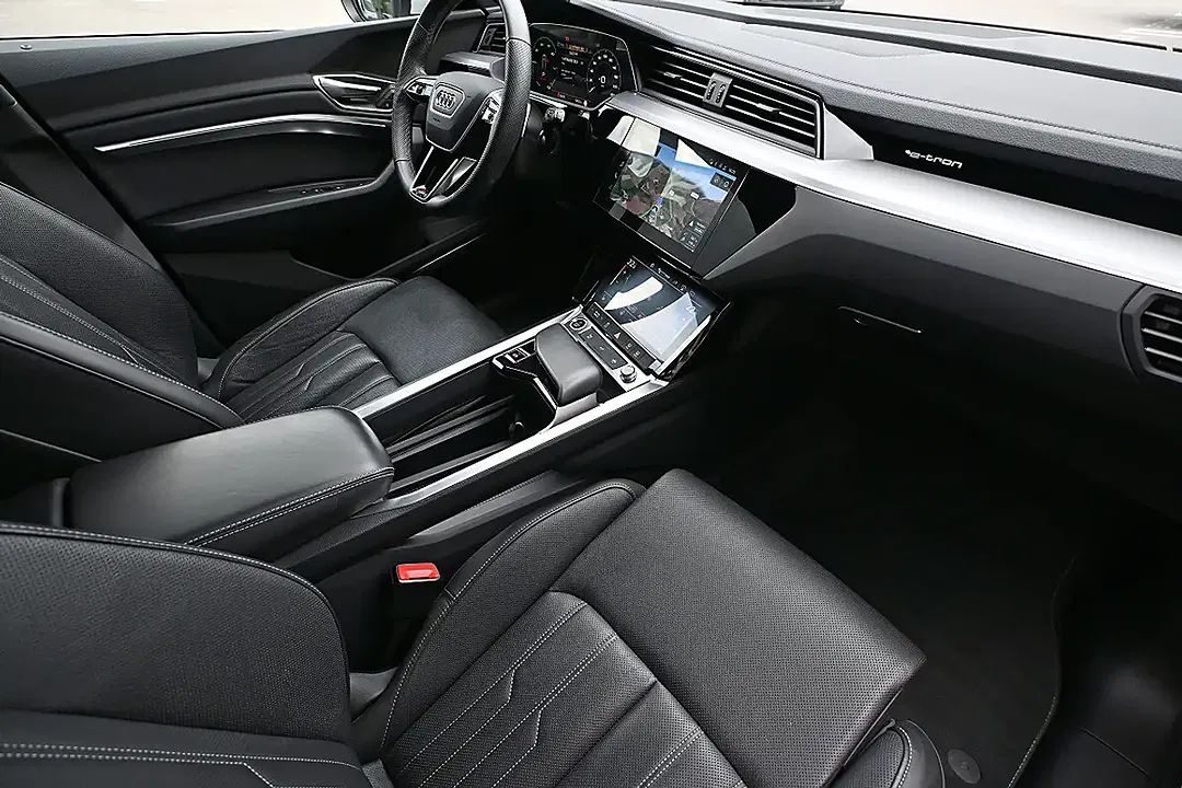 Audi Q8 e-tron 55 quattro S line - Thumbnail 5
