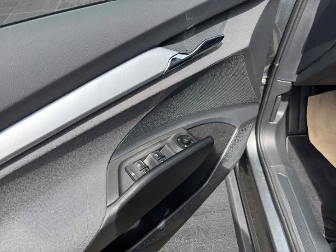 Skoda Enyaq 60 iV Loft - Thumbnail 11