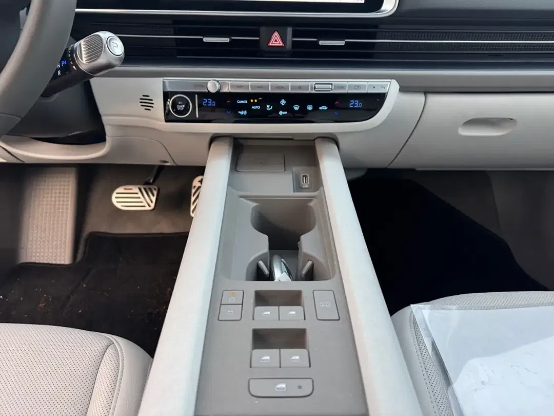 Hyundai IONIQ 6 UNIQ - Thumbnail 11