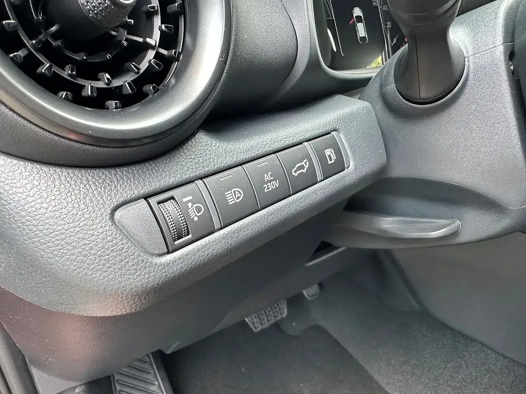 Toyota C-HR PHEV Teamplayer - Thumbnail 14