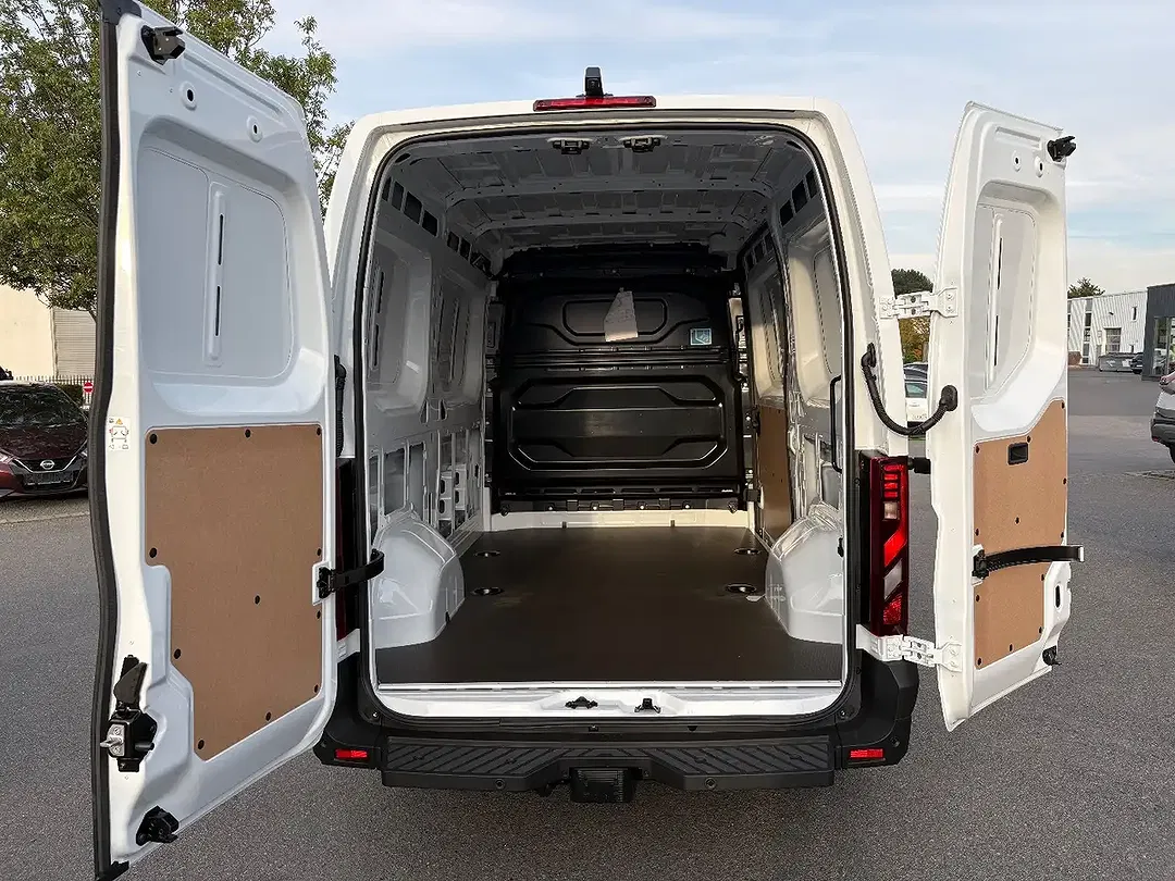 Nissan Interstar 3.5t L2H2 N-Connecta - Thumbnail 12