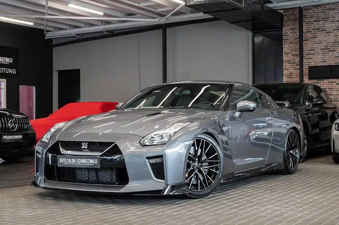 Nissan GT-R - foto 1
