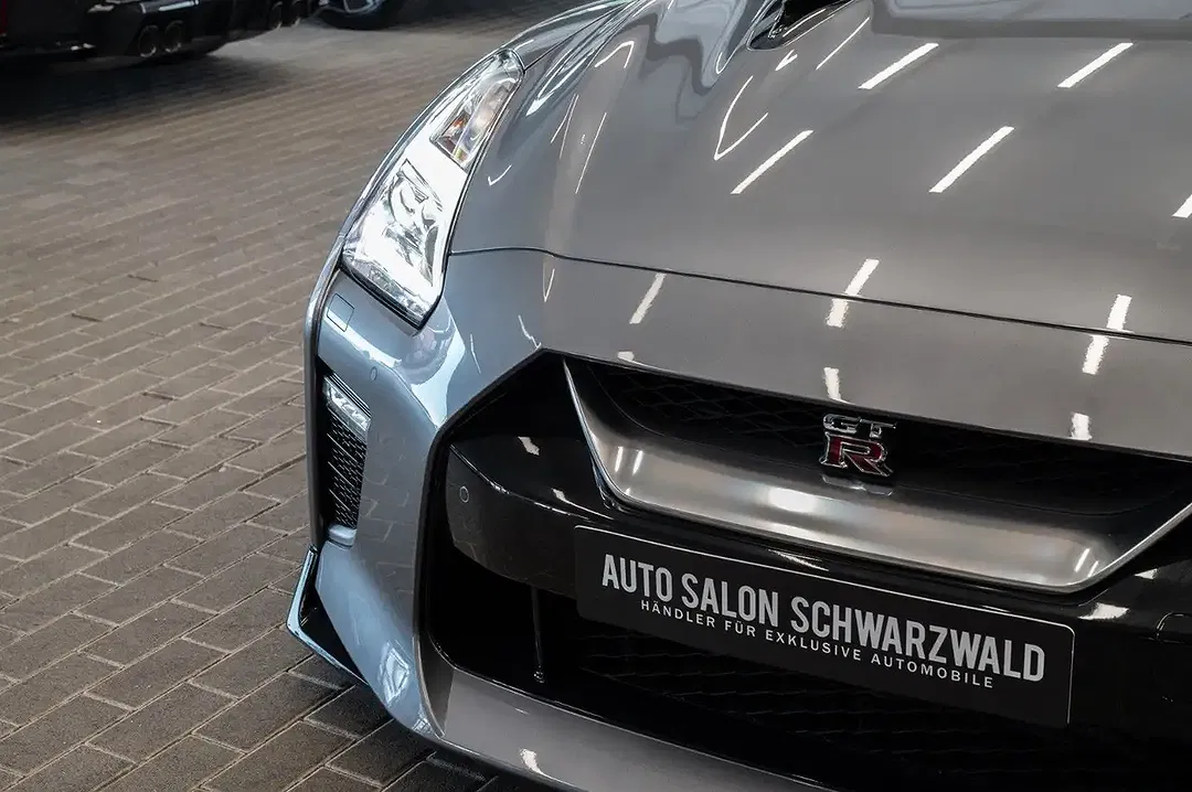 Nissan GT-R - Thumbnail 11