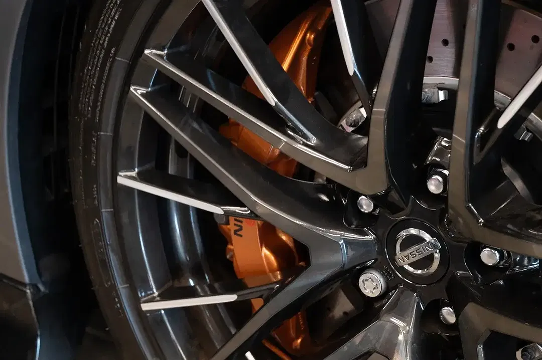 Nissan GT-R - Thumbnail 13