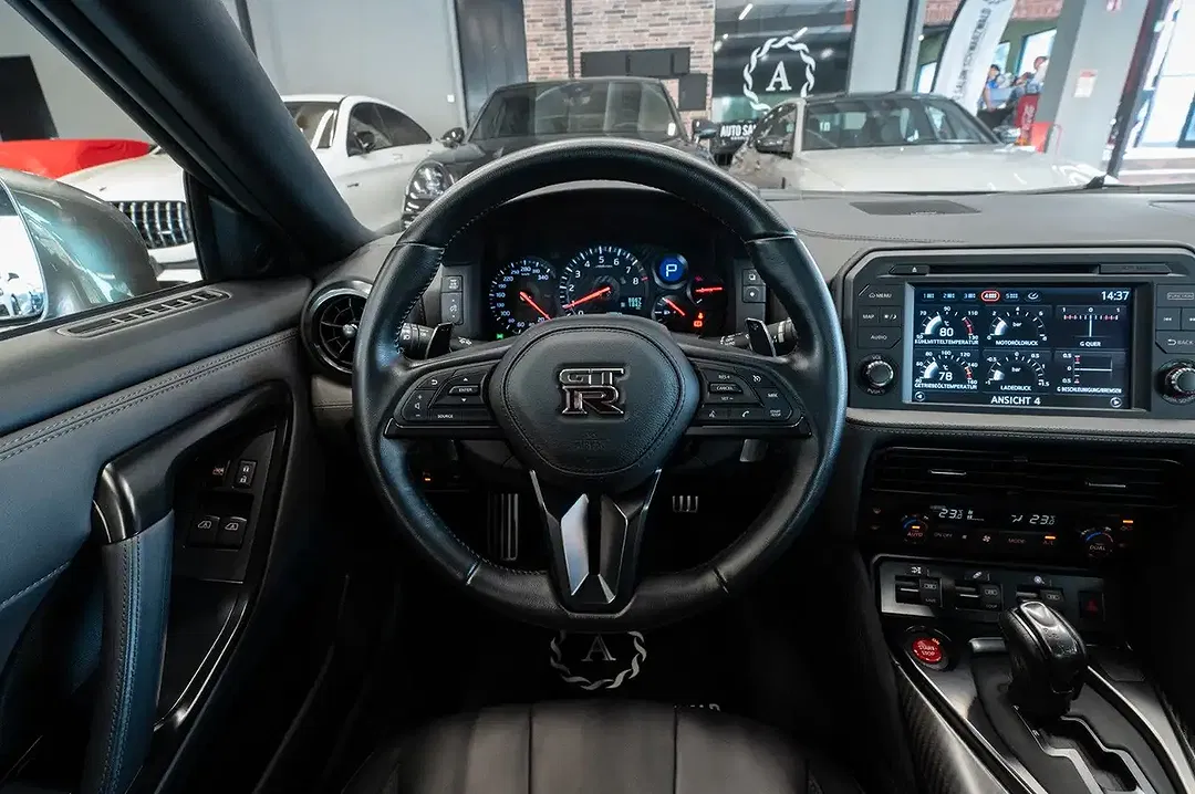 Nissan GT-R - Thumbnail 18