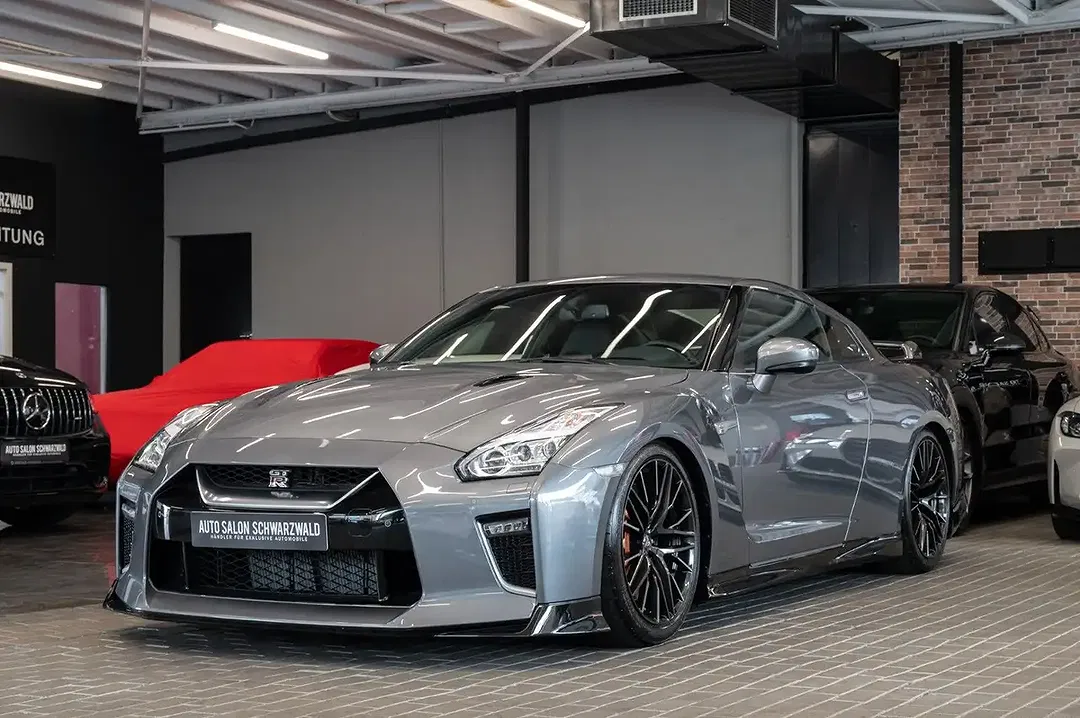 Nissan GT-R - foto 2