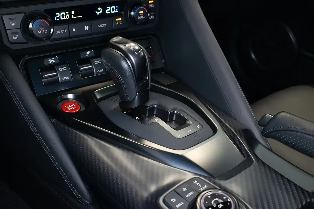 Nissan GT-R - Thumbnail 28