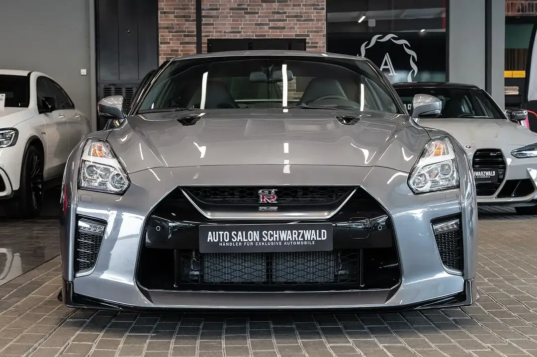 Nissan GT-R - Thumbnail 5