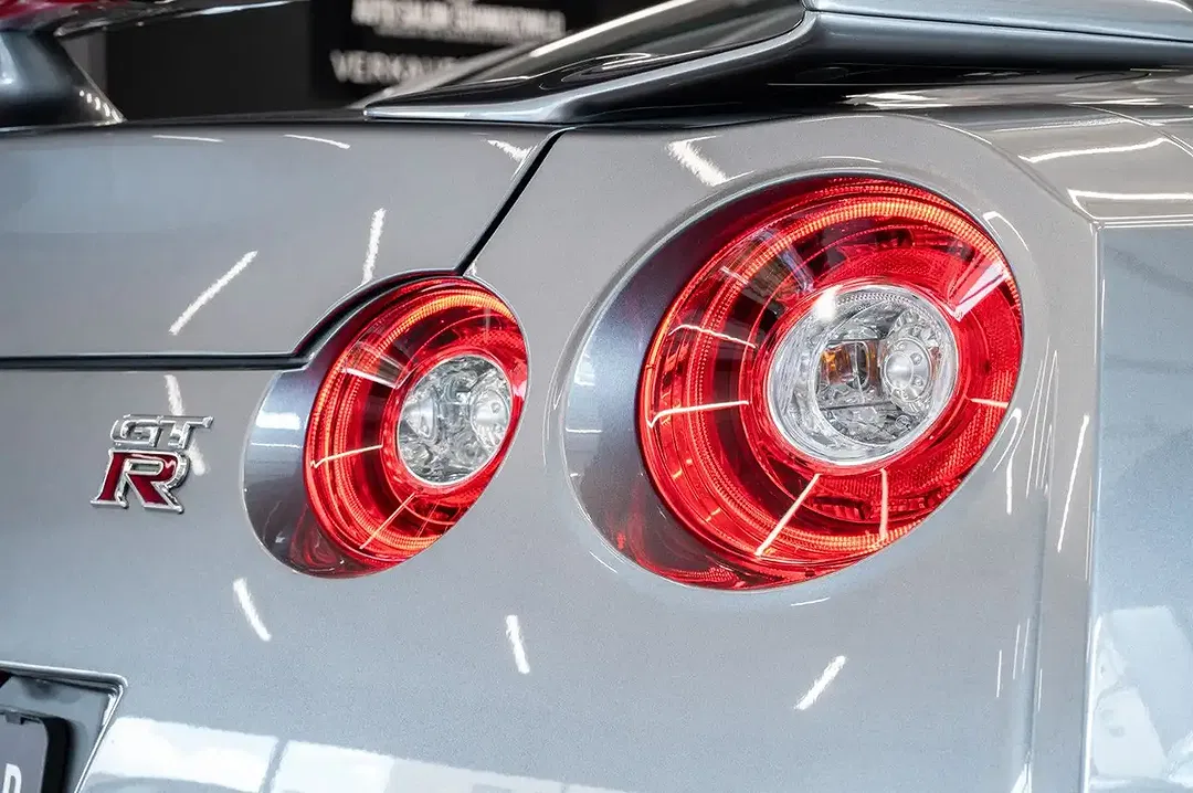 Nissan GT-R - Thumbnail 8