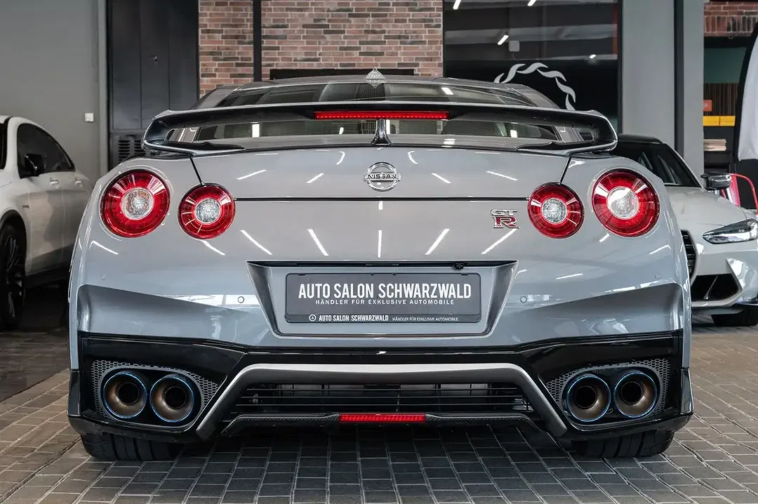 Nissan GT-R - Thumbnail 9