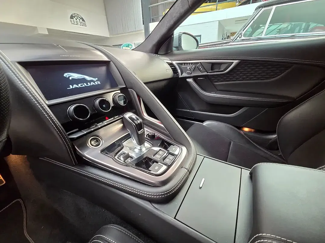 Jaguar F-Type Cabriolet First Edition - Thumbnail 15