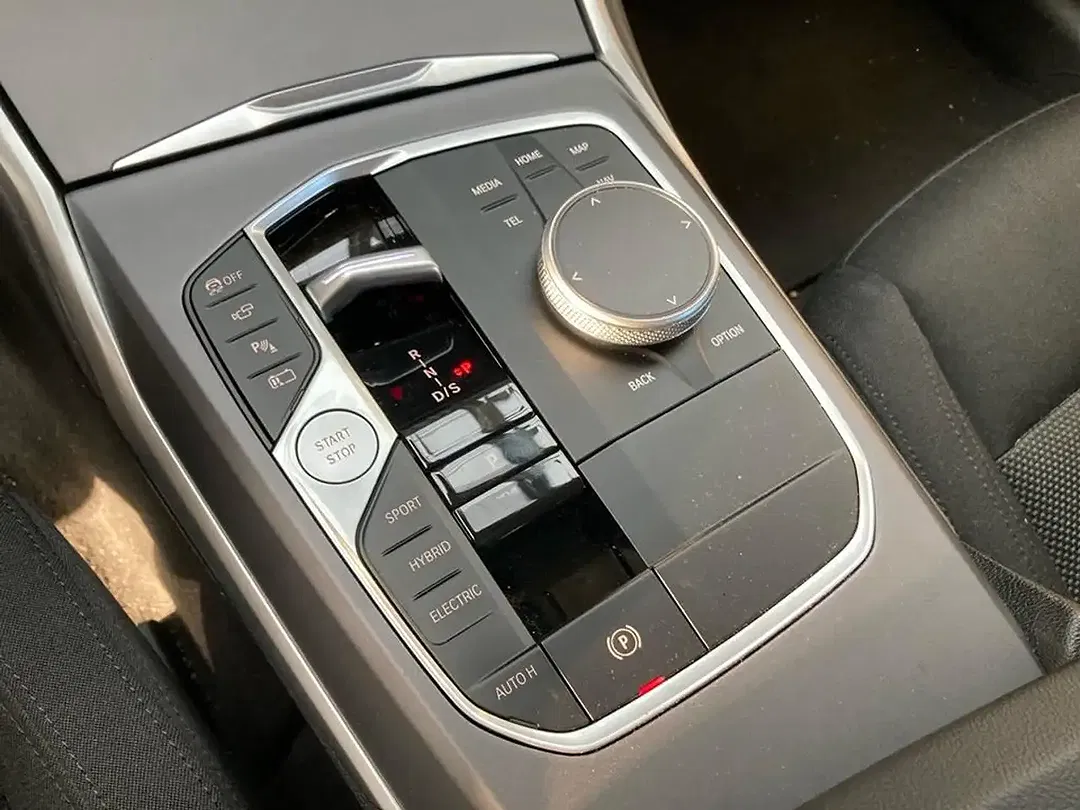 BMW 330 - Thumbnail 12
