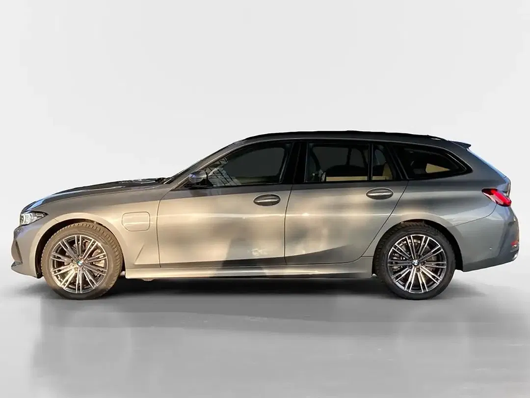 BMW 330 - Thumbnail 4