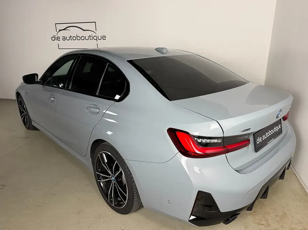 BMW 330 xDrive M Sport - Thumbnail 6