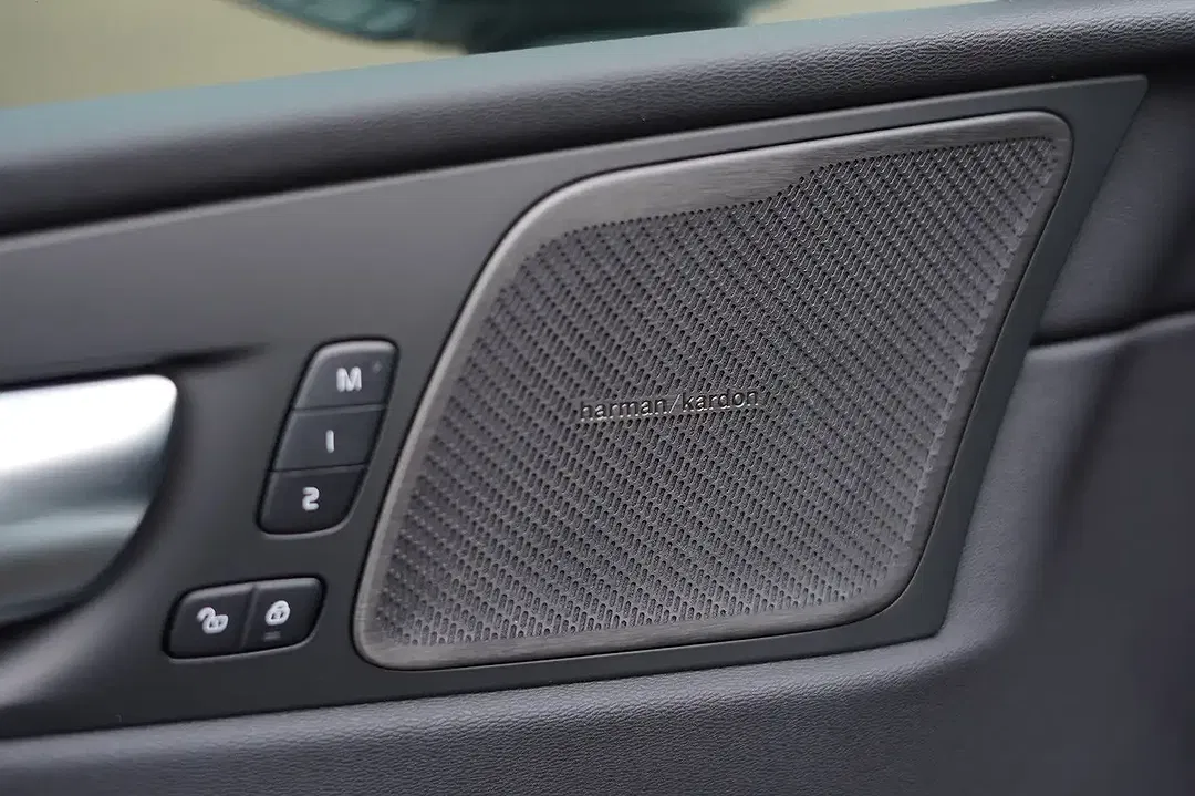 Volvo XC60 B5 AWD Edition - Thumbnail 13