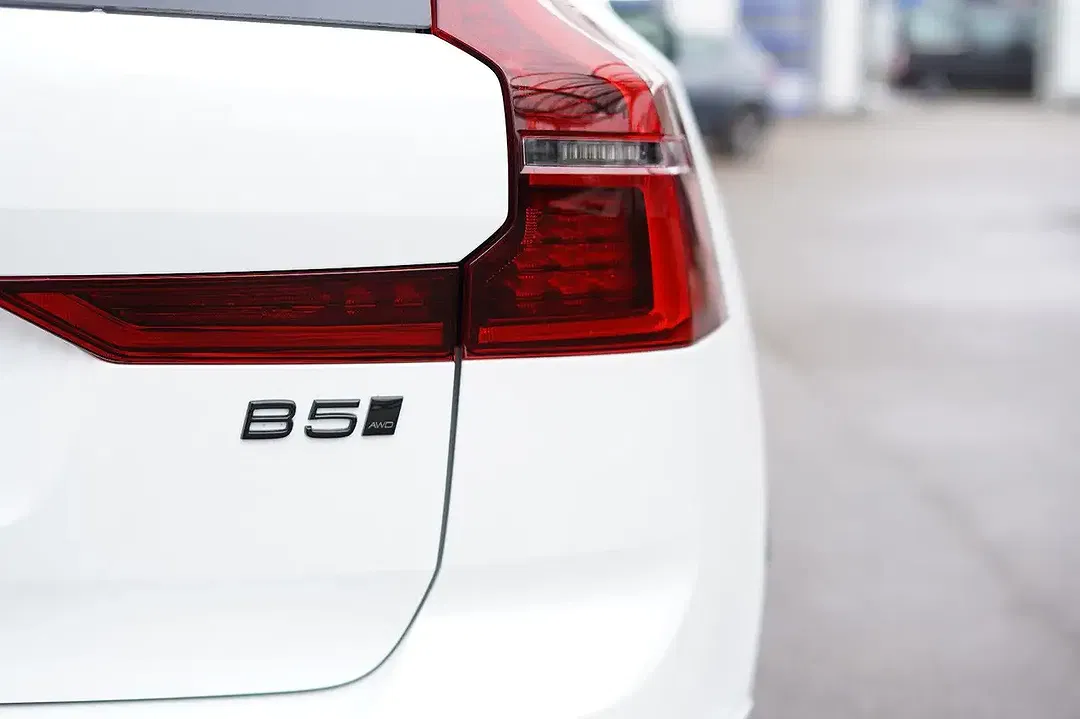 Volvo XC60 B5 AWD Edition - Thumbnail 4