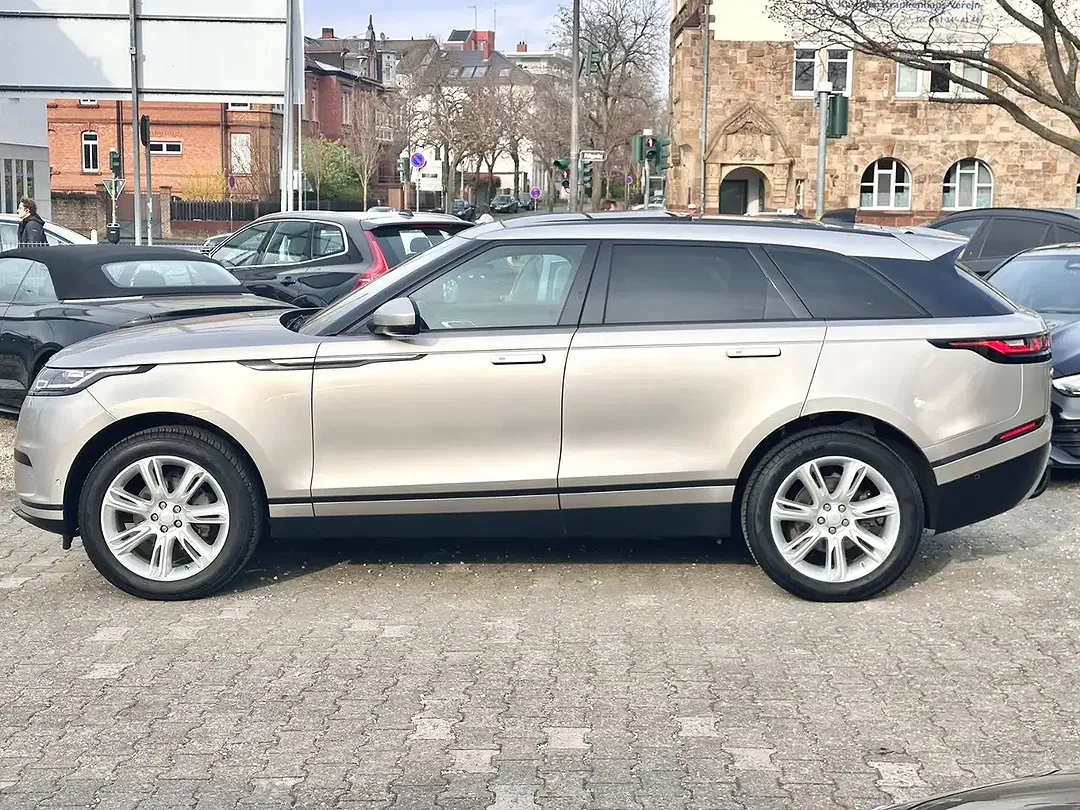 Land Rover Range Rover Velar SE - Thumbnail 3