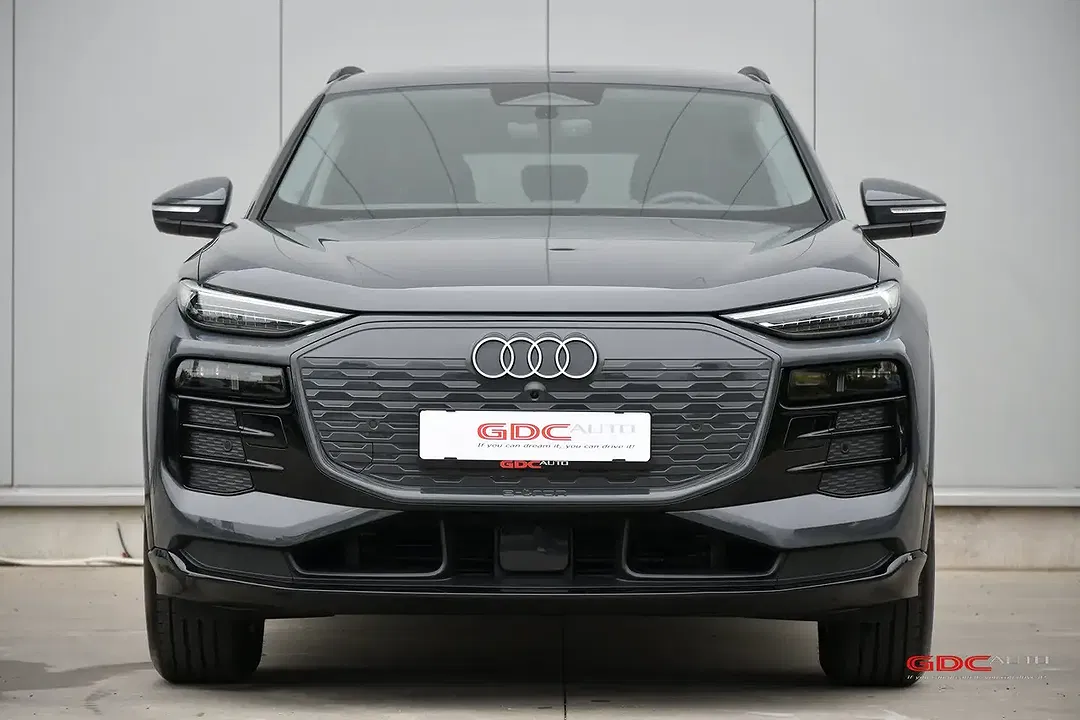 Audi Q6 e-tron - Thumbnail 12