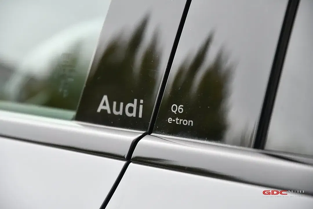 Audi Q6 e-tron - Thumbnail 18