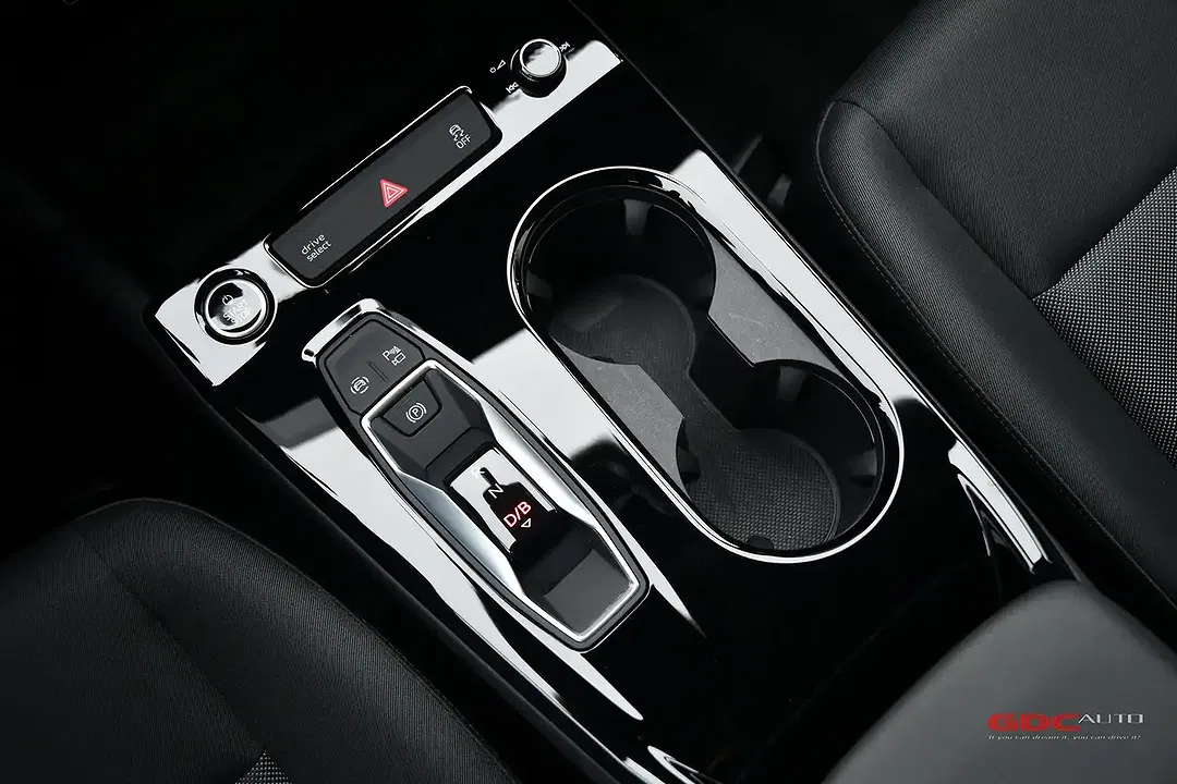 Audi Q6 e-tron - Thumbnail 37