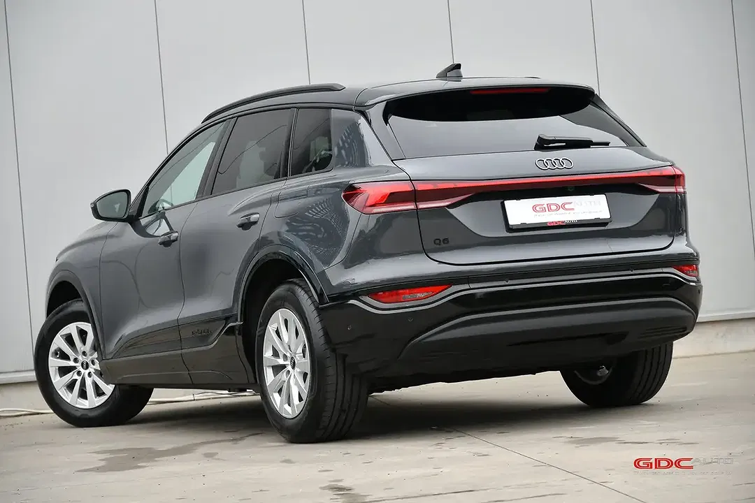 Audi Q6 e-tron - Thumbnail 4
