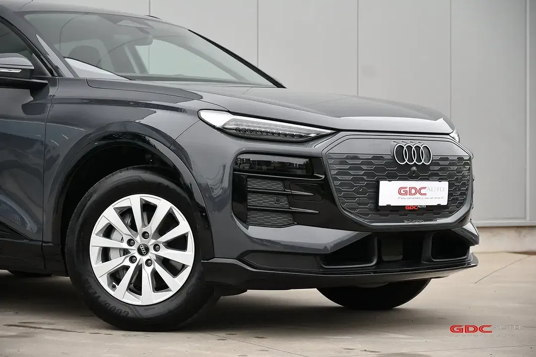 Audi Q6 e-tron - Thumbnail 5
