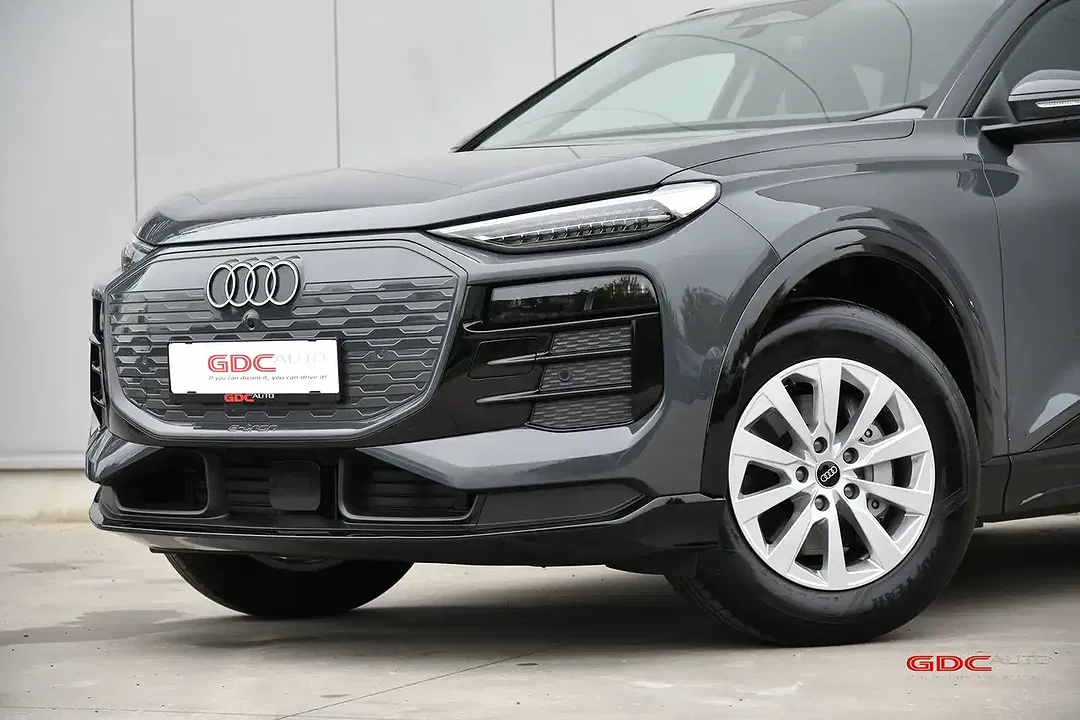 Audi Q6 e-tron - Thumbnail 6