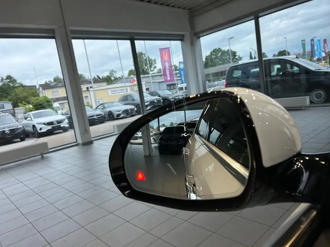 Mercedes-Benz E 300 MBUX Avantgarde - Thumbnail 20