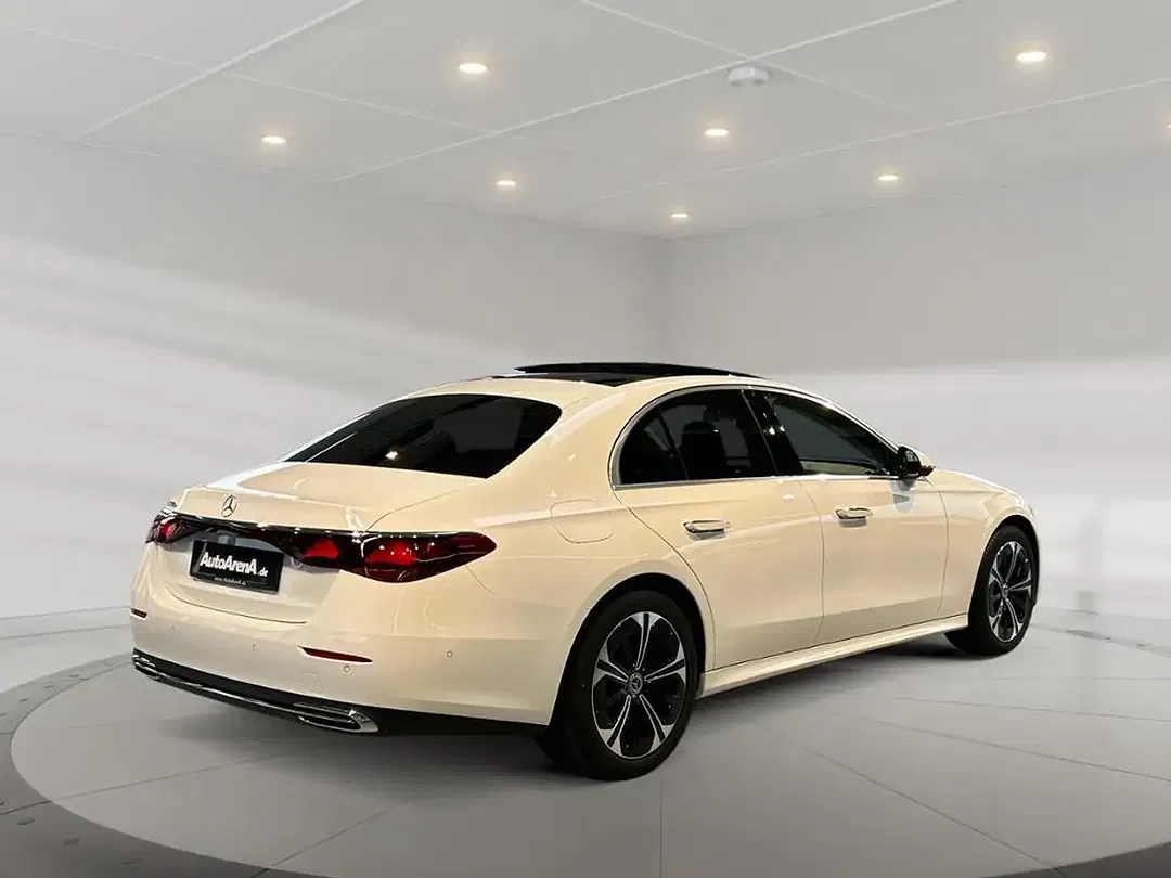 Mercedes-Benz E 300 MBUX Avantgarde - Thumbnail 3