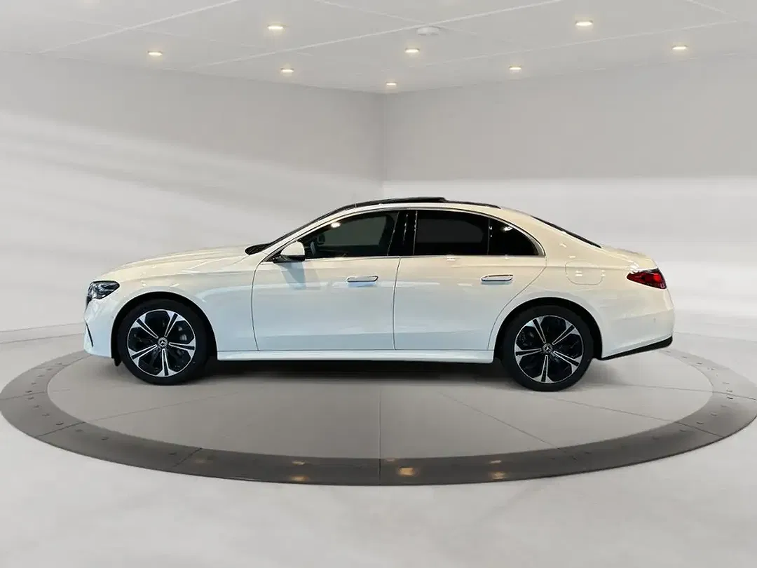 Mercedes-Benz E 300 MBUX Avantgarde - Thumbnail 4