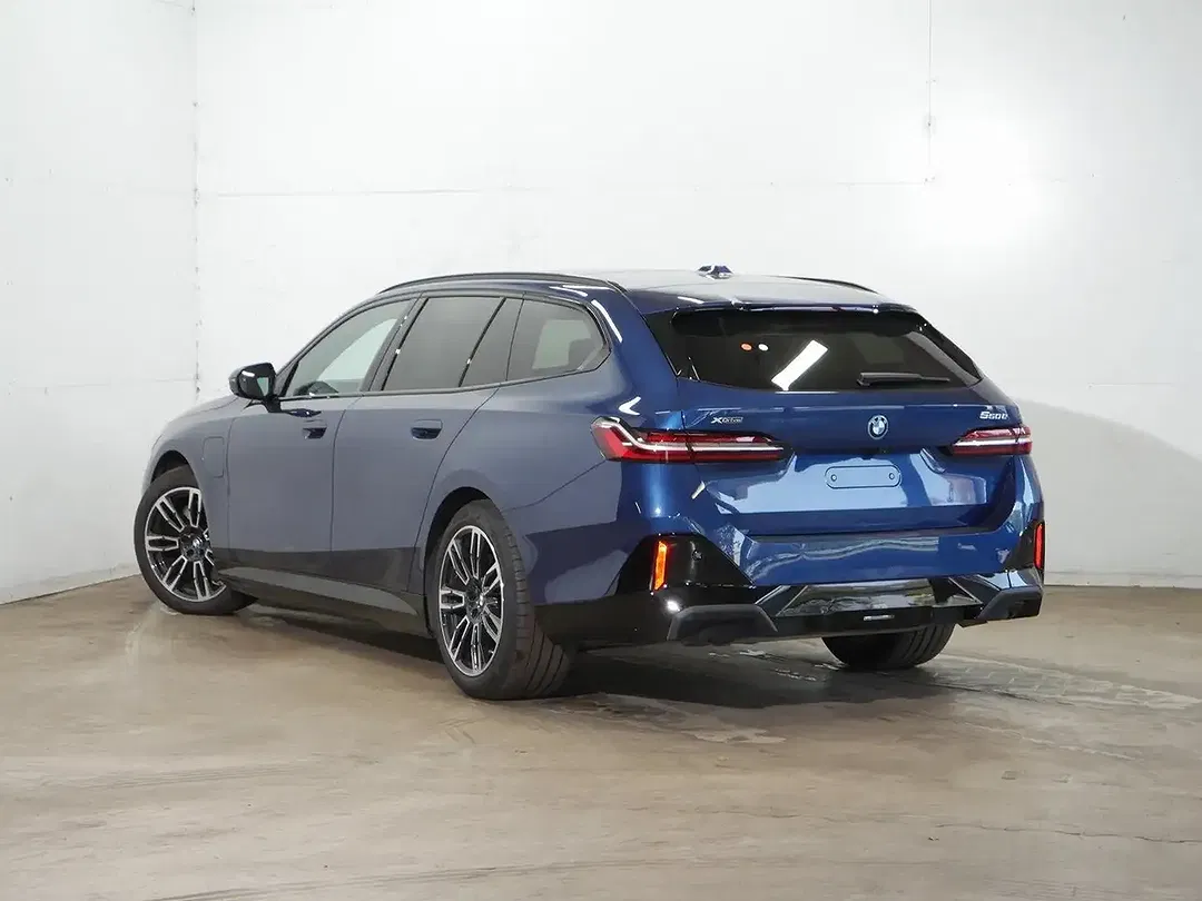 BMW 550 xDrive Touring M Sport - Thumbnail 13