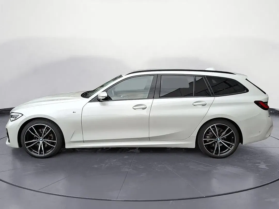 BMW 320 Touring M Sport - Thumbnail 2