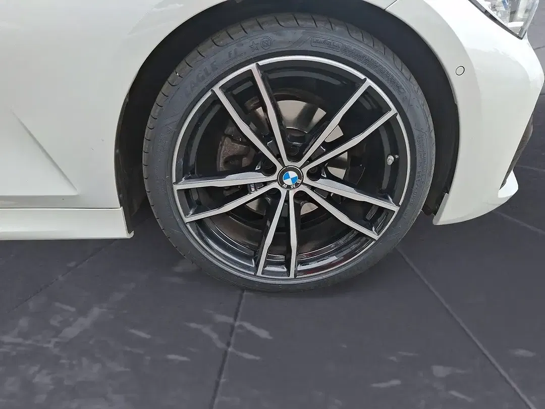 BMW 320 Touring M Sport - Thumbnail 6