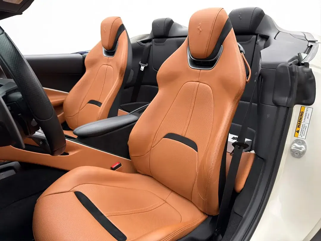 Ferrari Roma Spider - foto 15