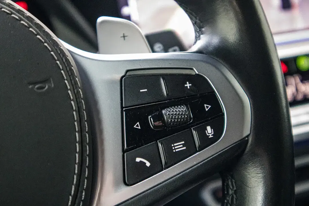 BMW X5 M - Thumbnail 12