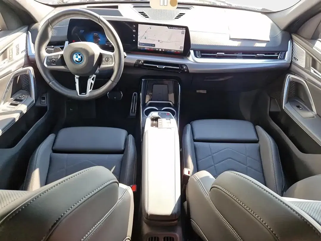 BMW iX2 M Sport - Thumbnail 11